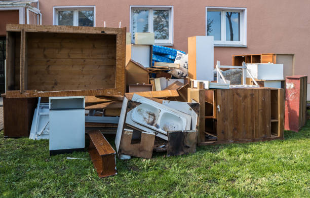 Best Garage Cleanout  in East Patchogue, NY